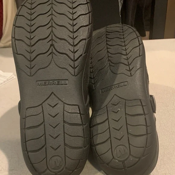 Merrell Black Leather Slip-On Clog with Buckle - Picture 2 of 6